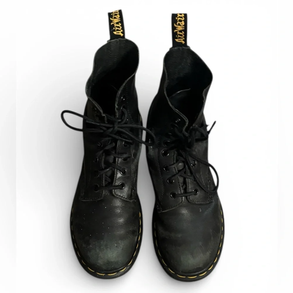 Dr. Marten’s classic combat boots women’s size 9 worn in condition - Picture 1 of 14